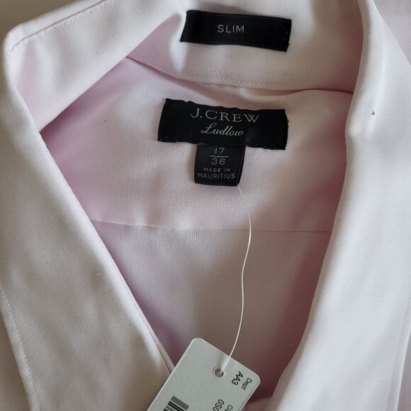 Two brand name dress shirts for one price - Picture 3 of 7